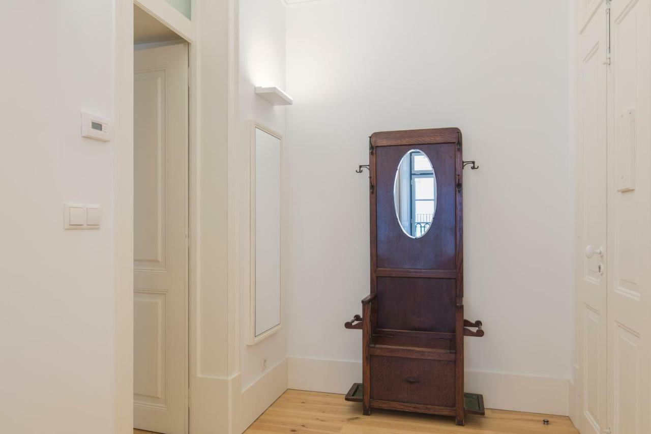 Charming 2 Bedroom In Baixa Chiado * Lissabon